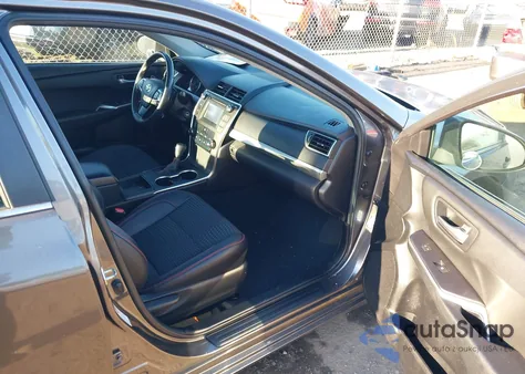 2015 Toyota Camry Le/Xle/Se/Xse z USA, uszkodzony, nr VIN 4T1BF1FK9FU02435